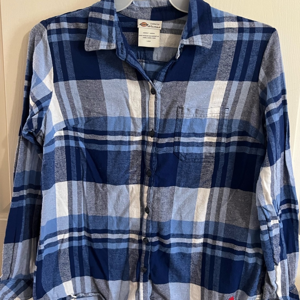 Flannel blue /white women’s dickies size large width 22 inches length  27 inches